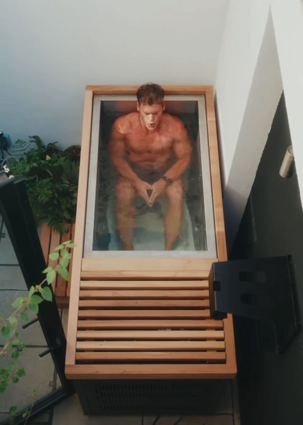 Odyssey ice bath in use