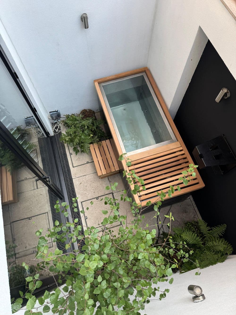 Odyssey ice bath in use